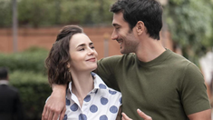 El fallecimiento ocurrió durante la grabación de la serie que protagoniza Lily Collins. El fallecimiento ocurrió durante la grabación de la serie que protagoniza Lily Collins.