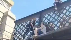 Un hombre amenazó con suicidarse y fue rescatado por la Policía en Constitución. Un hombre amenazó con suicidarse y fue rescatado por la Policía en Constitución.