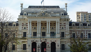 Elecciones 2023: 18 fórmulas compiten en las PASO para llegar a la Casa de Gobierno bonaerense en La Plata.