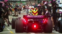 Colapinto entró a boxes, pero le erró de cajón y se metió en el equipo Alpine. Colapinto entró a boxes, pero le erró de cajón y se metió en el equipo Alpine.