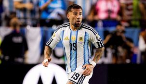 la universidad nacional del delta distinguio a nicolas otamendi como personalidad destacada