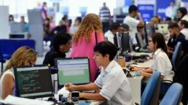 El Gobierno eliminó casi 35 mil puestos de trabajo estatales en 11 meses.