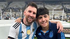 El fulminante mensaje del hijo del Kun Agüero al PSG para defender a Messi El fulminante mensaje del hijo del Kun Agüero al PSG para defender a Messi