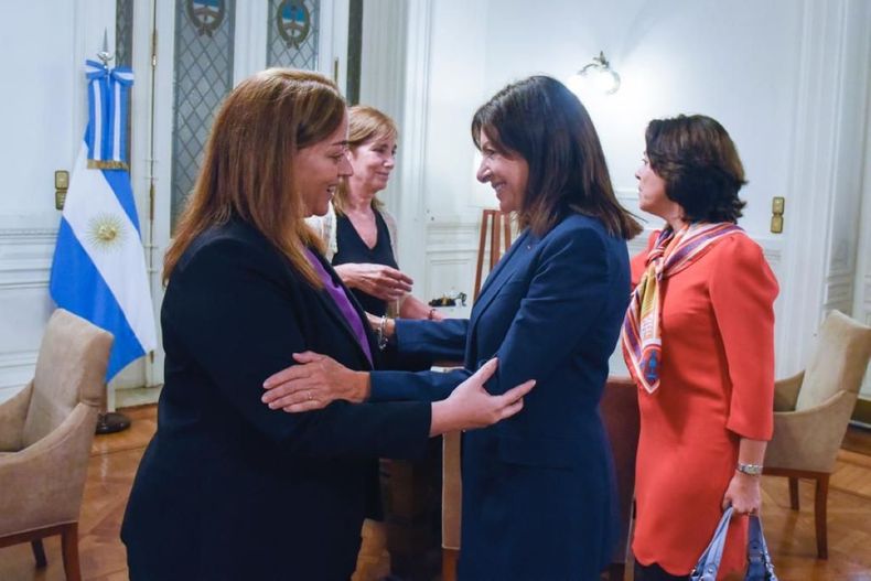 Cecilia Moreau recibió a la alcaldesa de París