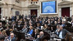 El Gobierno avanza con un temario consensuado con los bloques dialoguistas para obtener quorum.