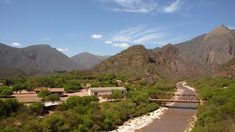 El pequeño pueblo fantasma de la Argentina con paisajes únicos lejos de la gente. El pequeño pueblo fantasma de la Argentina con paisajes únicos lejos de la gente.