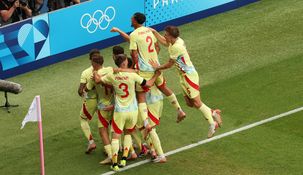 España goleó a Francia en el partido por la medalla de oro.