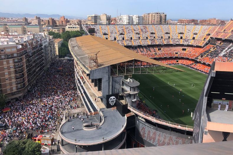 Habías más gente afuera que adentro del estadio.