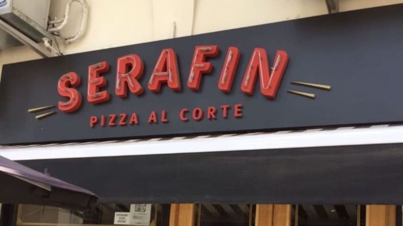 Lo que hace que Pizzería Serafín se destaque son los elogios recibidos por la calidad de sus ingredientes y la elaboración artesanal de su masa.