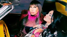 Lali Espósito y Moria Casán presentaron Quiénes son? con un mensaje oculto Lali Espósito y Moria Casán presentaron Quiénes son? con un mensaje oculto