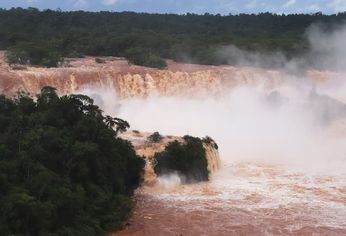 El acceso a la Garganta del Diablo permanece cerrado por la importante crecida del río.&nbsp;