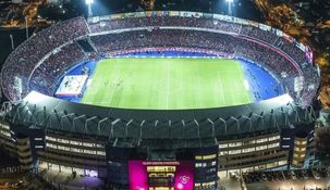 La Nueva Olla, el estadio de Cerro Porteño, puede albergar a 45.000 espectadores. La Nueva Olla, el estadio de Cerro Porteño, puede albergar a 45.000 espectadores.