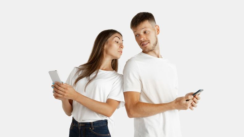 Paso a paso, el truco definitivo para saber si tu pareja te revisó el celular