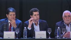 El ministro se reunió con empresarios en la sede de la Confederación Argentina de la Mediana Empresa. El ministro se reunió con empresarios en la sede de la Confederación Argentina de la Mediana Empresa.