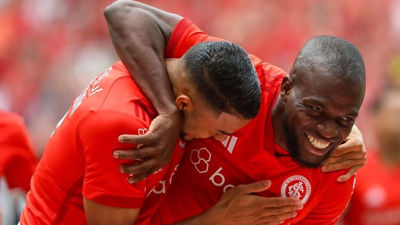 El equipo de Eduardo Coudet superó por 7-1 al de Marcelo Fernandes en el Estadio Beira-Rio