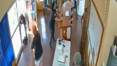 La mujer de 63 años entró a la comisaría de Campo Santo y se prendió fuego. La mujer de 63 años entró a la comisaría de Campo Santo y se prendió fuego.