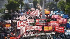 La izquierda va con varias listas.