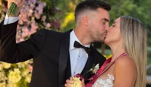 Caro Calvagni posteó un apasionado beso con Nico Tagliafico desde una terraza. Caro Calvagni posteó un apasionado beso con Nico Tagliafico desde una terraza.