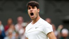 Aprovechó las playas locales y el clima cálido para alejarse del ritmo exigente del tour. Aprovechó las playas locales y el clima cálido para alejarse del ritmo exigente del tour.