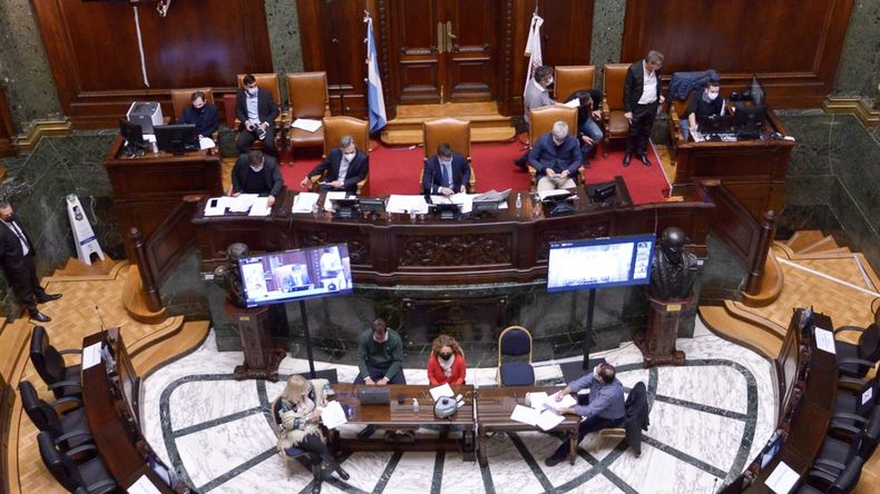 Hackearonla Legislatura porteña y piden queno se usen las computadoras y el wifi del lugar