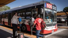 Tarifazo: el boleto mínimo de colectivo pasa a $714 y el de tren a $330. Tarifazo: el boleto mínimo de colectivo pasa a $714 y el de tren a $330.