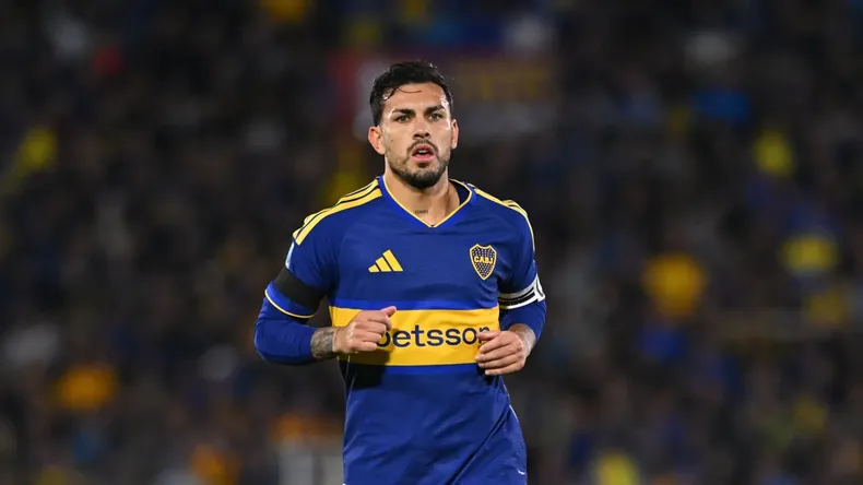 La explicación de Leandro Paredes ante el insólito error del arbitro que permitió a Boca sacar dos veces del medio