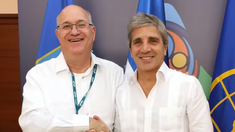 Luis Caputo junto a Ilan Goldfajn en la reunión anual del BID en República Dominicana. Luis Caputo junto a Ilan Goldfajn en la reunión anual del BID en República Dominicana.
