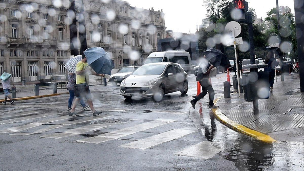 Weather alert for storm and hail in more than 50 locations in Argentina