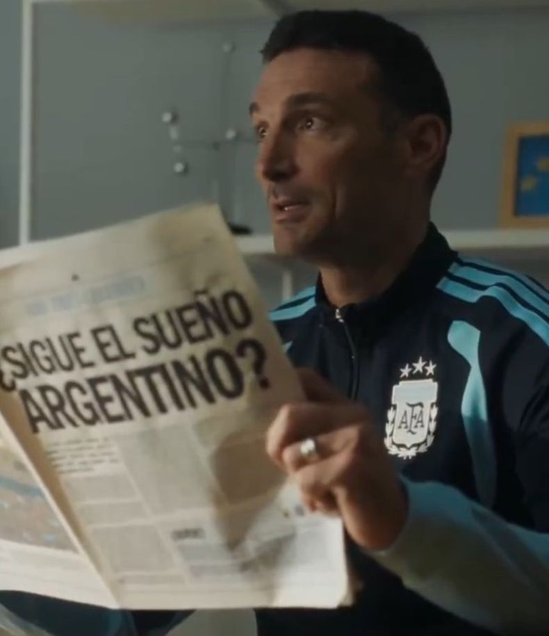 Lionel Scaloni, infaltable en cada video de la Albiceleste.
