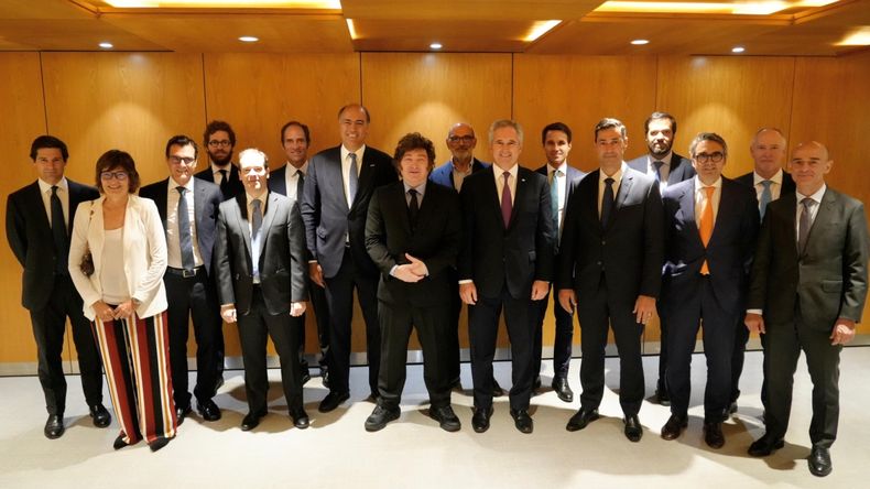 Javier Milei y la foto con empresarios e inversores españoles.&nbsp;