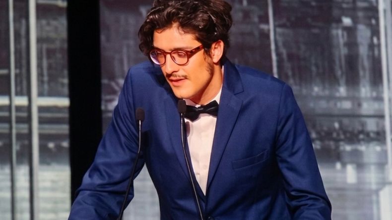 El director obtuvo la Palma de Oro por un film que debió rodarse en el exterior ante la falta de financiamiento local.
