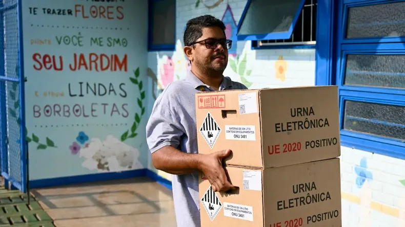 El balotaje en Brasil se vio atravesado por dificultades con el transporte p&uacute;blico, lo que oblig&oacute; a extender el horario de sufragio.