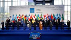 El G20 pidió también al FMI la creación de un nuevo Fondo de Resiliencia y Sostenibilidad. El G20 pidió también al FMI la creación de un nuevo Fondo de Resiliencia y Sostenibilidad.