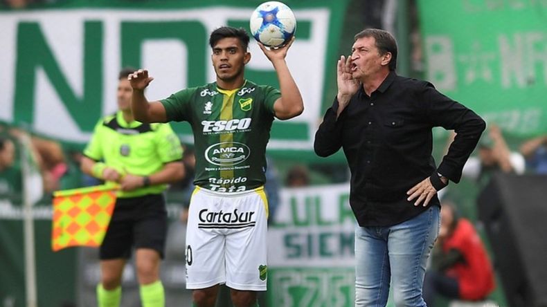 Para los saque de lateral y de arco los jugadores contarán con apenas 5 segundos para realizarlo.