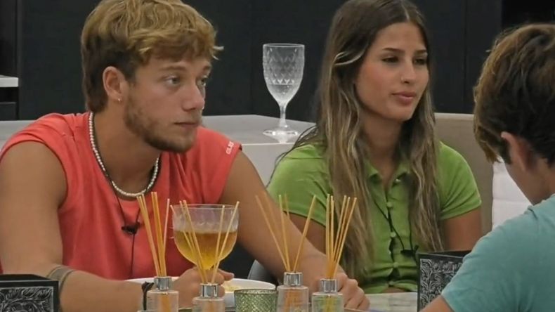Nacho charlaba con sus compañeros cuando ocurrió algo inesperado en Gran Hermano.