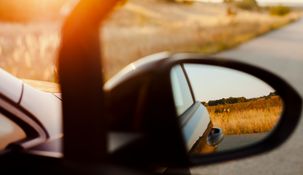 La clave para prevenir accidentes es mantenerse informado sobre las condiciones meteorológicas y seguir prácticas seguras al volante.&nbsp;