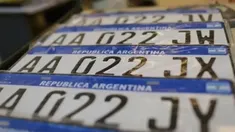 El Gobierno prometió que en septiembre se normalizará la entrega de patentes de vehículos.