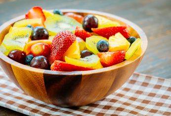 por que comer demasiada fruta durante el dia puede afectar tu longevidad