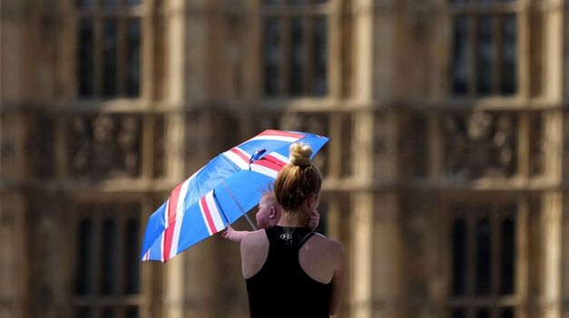 Los habitantes de Londres sufren el calor extremo.