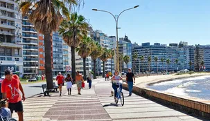 La capital uruguaya comparte con la ciudad porteña múltiples rasgos culturales.