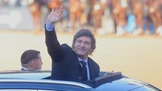 El Presidente será el encargado de coronar al Gran Campeón macho de la raza Hereford.