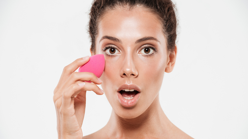 Una esponja de maquillaje en mal estado puede afectar la salud.