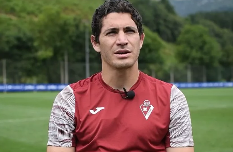 El argentino rescindió el contrato que tenía en España con el club Eibar para irse al continente asiático.