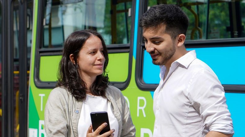 Soledad Martínez durante la recorrida por las unidades.