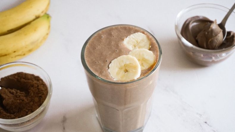 En este sentido, los batidos de proteínas naturales surgen como una opción ideal para complementar la dieta, especialmente para quienes se enfocan en aumentar su masa muscular.  