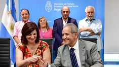 La Asociación Bancaria acordó además una compensación por Ganancias. La Asociación Bancaria acordó además una compensación por Ganancias.