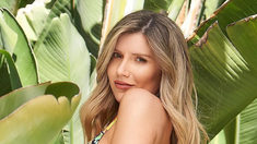 Laurita Fernández se mostró con una microbikini de color amarillo y naranja. Laurita Fernández se mostró con una microbikini de color amarillo y naranja.