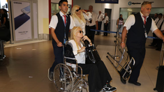 Imágenes de la llegada de Mecha junto a Susana al país tras operarse en EEUU. Imágenes de la llegada de Mecha junto a Susana al país tras operarse en EEUU.