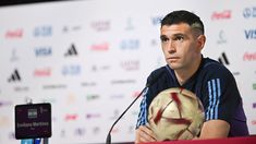 Dibu Martínez. Dibu Martínez.