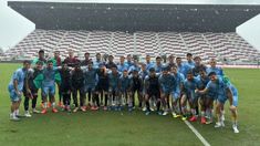 El plantel del Salaíto, junto al combinado de Inter Miami II, en una foto histórica para el club. El plantel del Salaíto, junto al combinado de Inter Miami II, en una foto histórica para el club.